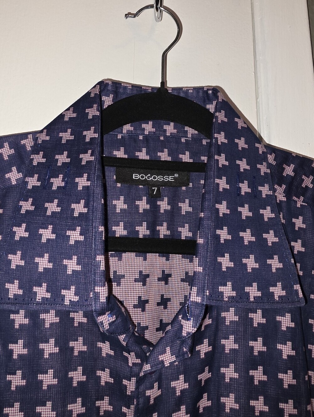 BOGOSSE Men's Navy Button-Down Shirt with Pink Cross Print - Picture 2 of 6